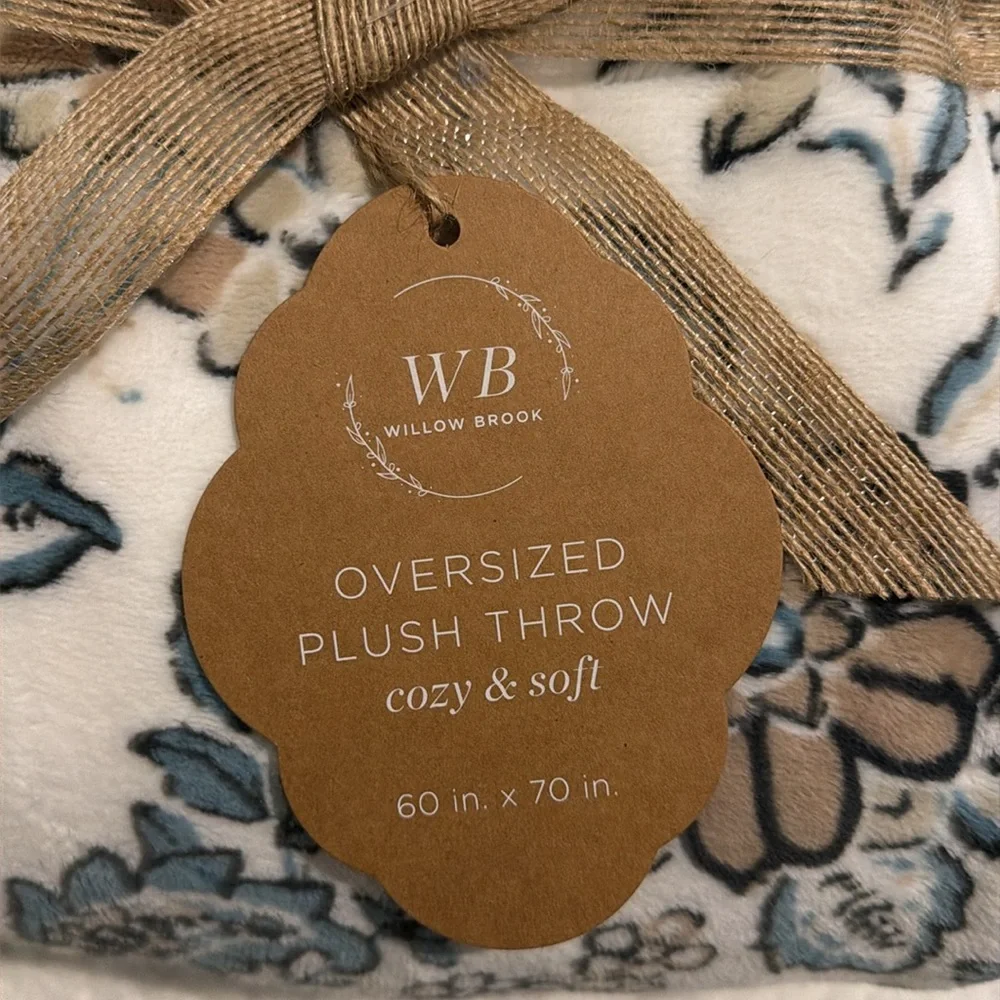 OVERSIZED PLUSH THROW BLANKET COZY & SOFT